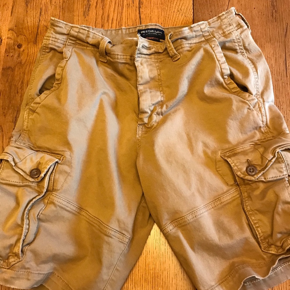 Like new American Eagle cargo shorts